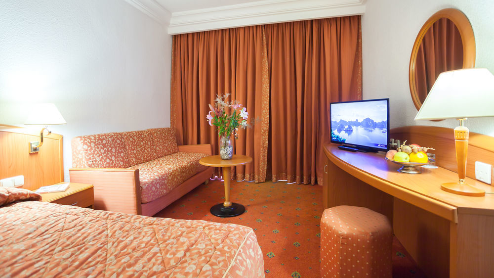 Готель El Mouradi Камарт Екстер'єр фото A room at the hotel